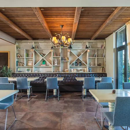 Cornelia Deluxe Апарт-отель Банско