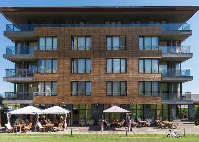 Cornelia Deluxe Lägenhetshotell Bansko