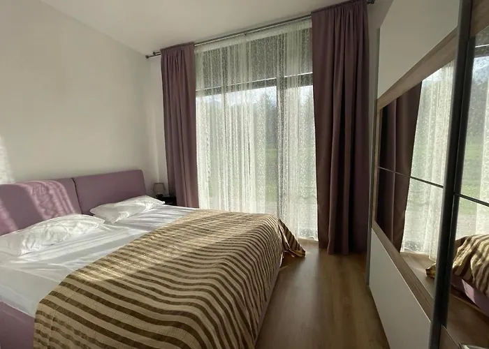 Cornelia Deluxe Lägenhetshotell Bansko