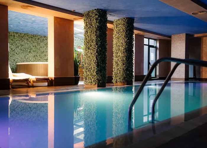 Cornelia Deluxe Lägenhetshotell 4*