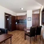 Lägenhetshotell Cornelia Deluxe 4*