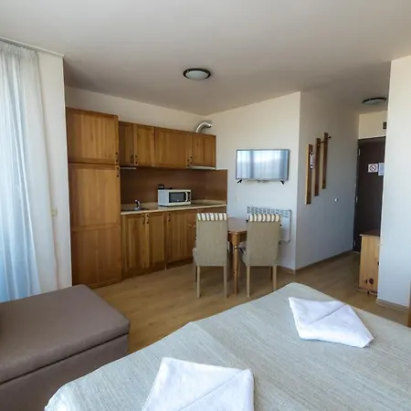 Cornelia Deluxe Lejlighedshotel 3*