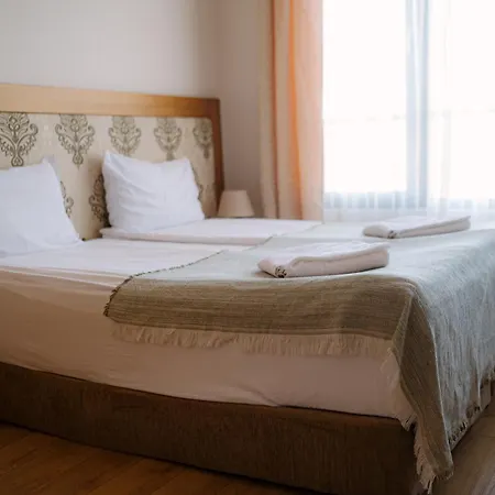 Cornelia Deluxe Lejlighedshotel 3*